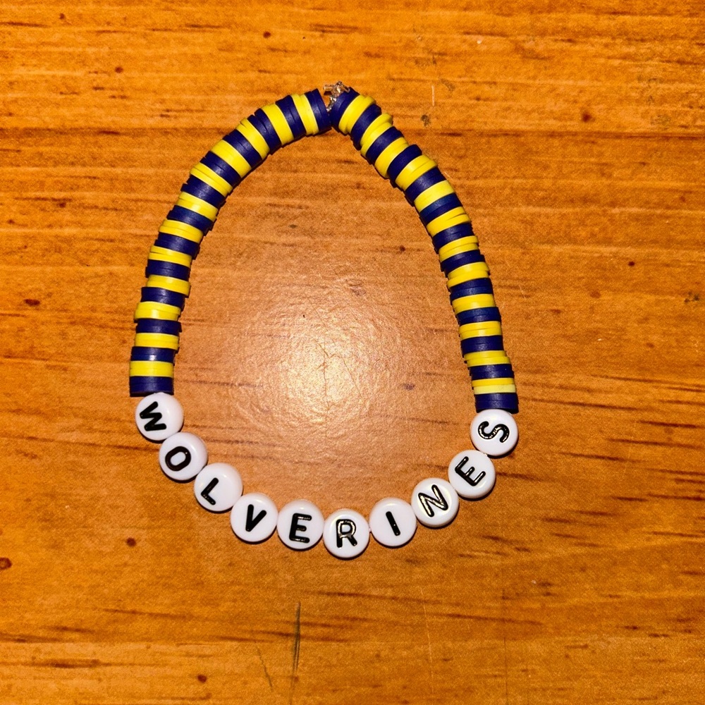 University of Michigan (Michigan Wolverines) Heishi Bracelet - Picture 2 of 11